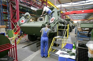 螺絲整齊擺放 德裝甲車維修廠作風(fēng)嚴(yán)謹(jǐn)讓人服